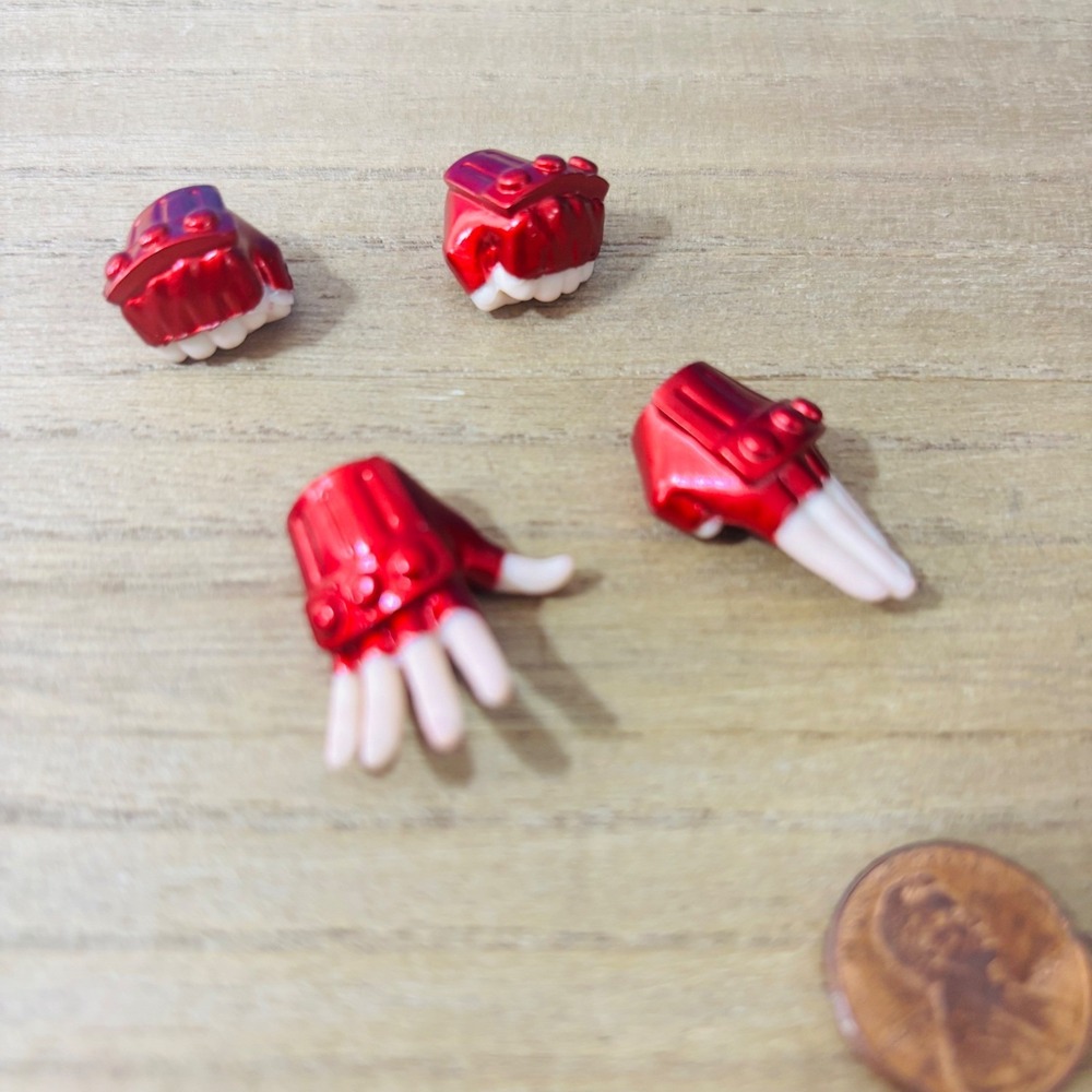 1/6 Scale Street Fighter Cammy Hands Red Gauntlets Figure Part